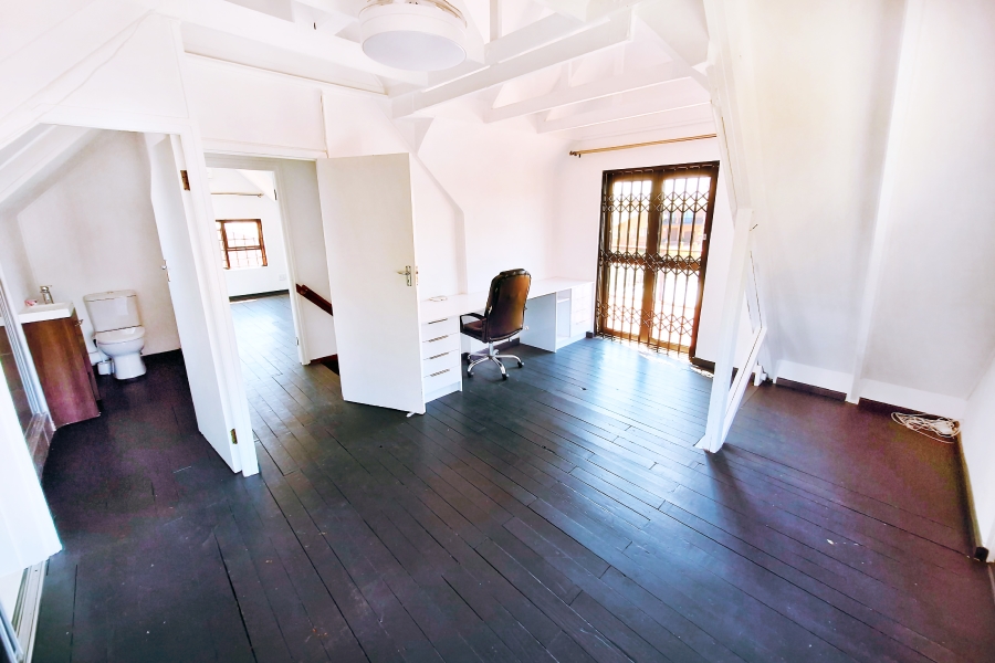 4 Bedroom Property for Sale in Noorsekloof Eastern Cape